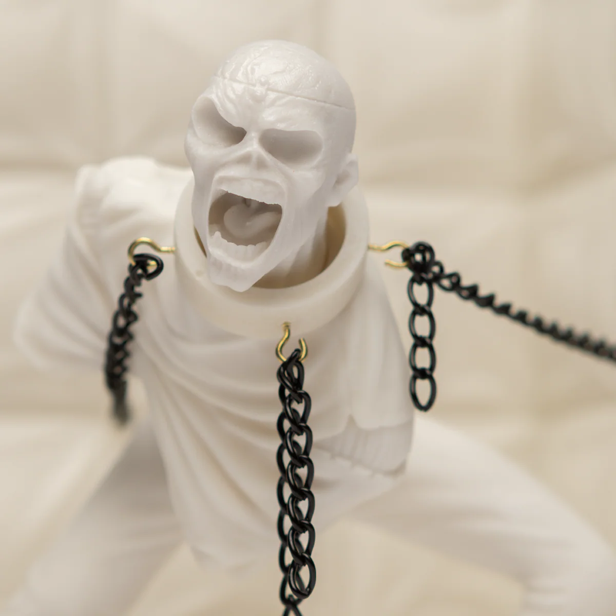 Iron Maiden: Vintage Eddie Piece of Mind Model Kit - Image 2